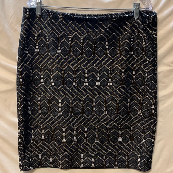 Ann Taylor Dresses & Skirts - Ann Taylor black and tan geometric skirt Size 16